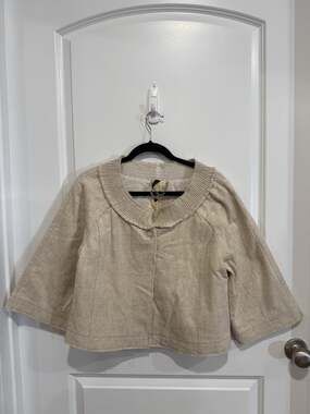 Poleci Jacket Womens Sz 8 Ivory Blazer With a wide, ribbed, rounded collar